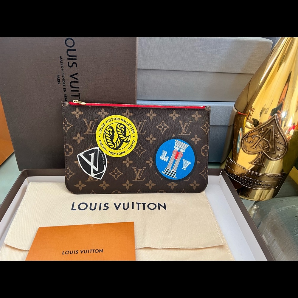 Louis Vuitton Neverfull pouch